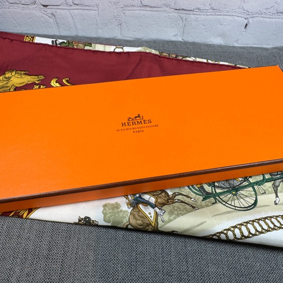 ERMES CARRÉ 90 LA PROMENADE DE LONGCHAMPS Silk Scarf - Picture 5 of 8